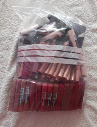 Lote cosméticos variados 300 unidades