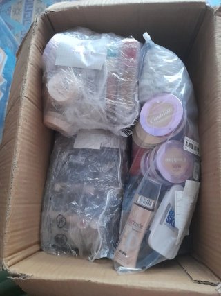 Lote cosméticos variados 300 unidades