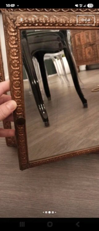 Specchio antico con armadietto dorato