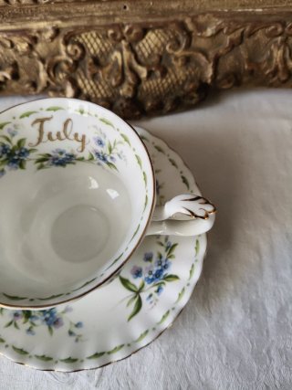 Tazza da the con piattino Royal Albert July