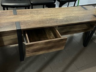 Mesa de salón madera y metal
