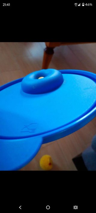 Contenitori microonde Tupperware blu e giallo