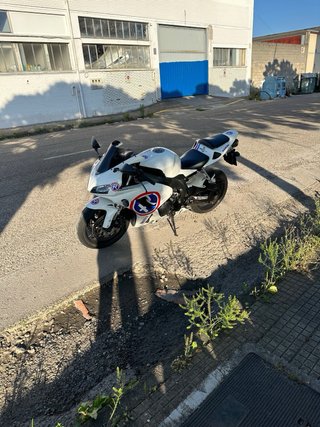 Honda CBR 1000 2006 – 53.000 km – escape Mivv + ex