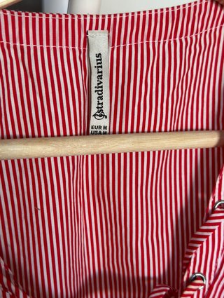 Blusa Stradivarius Rayas Rojas y Blancas