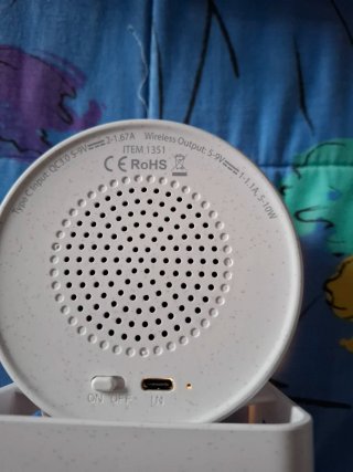 Lámpara cargador inalámbrico altavoz bt