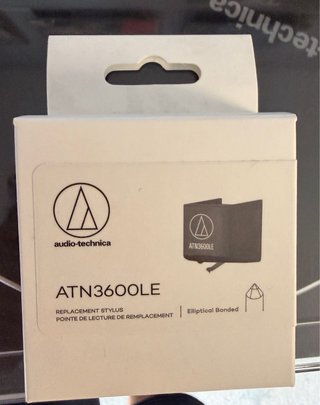 Giradiscos Audio-Technica AT-LP60X  + ATN3600LE