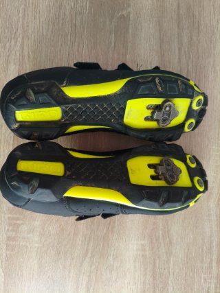 Zapatillas ciclismo Giro con calas