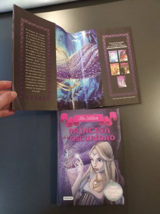 Libro juvenil Princesa de la oscuridad. COMO NUEVO