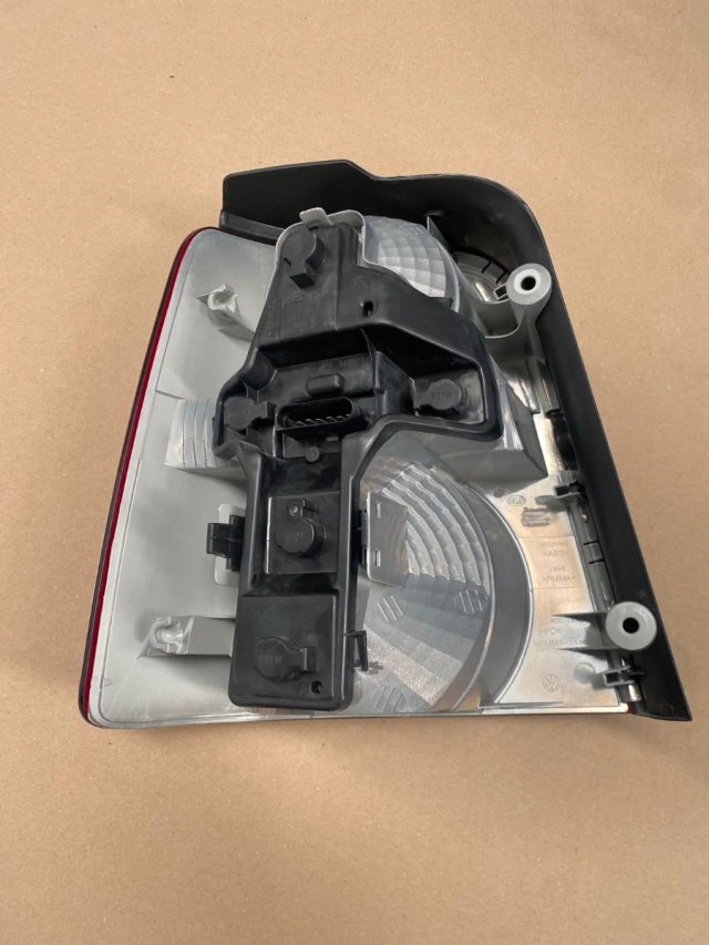 Piloto trasero VW Touran 1T0945096N