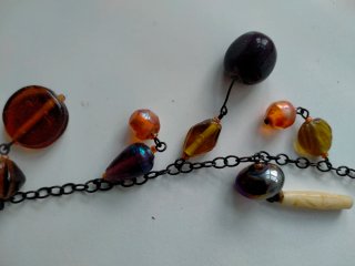 Collar de cuentas de cristal y metal