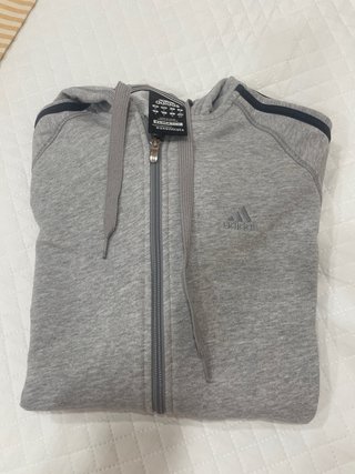 Chaqueta Adidas gris con cremallera