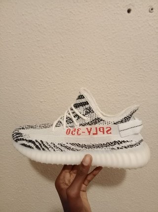 Adidas Yeezy Boost 350 V2 Zebra (escucho ofertas)