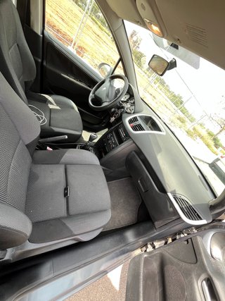 Peugeot 207 2010