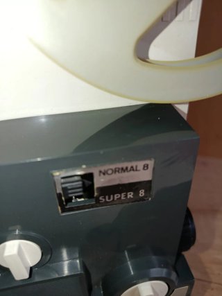 Proyector K6 MAX 8+ Super 8 Automático