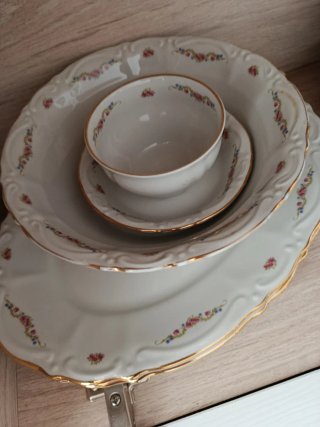 Vajilla de porcelana completa dorada