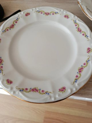 Vajilla de porcelana completa dorada