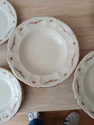 Vajilla de porcelana completa dorada