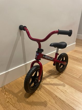 Bicicleta sin pedales Chicco Roja