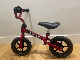 Bicicleta sin pedales Chicco Roja
