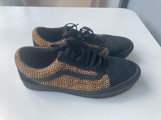 Zapatillas Vans Old Skool Beige/Negro Talla 41