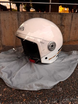 Lambretta V50 Special Naranja + Casco blanco