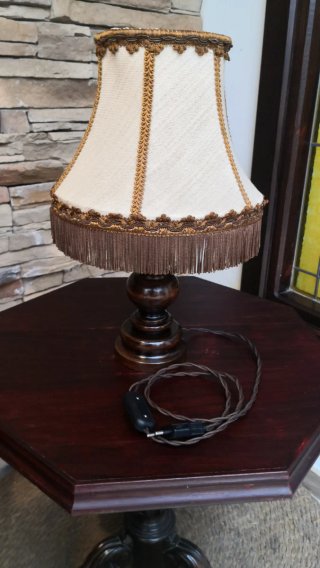 Lámpara de mesa pequeña