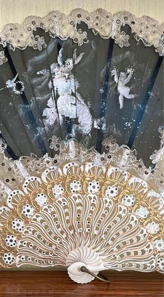 Abanico antiguo hueso tallado encaje