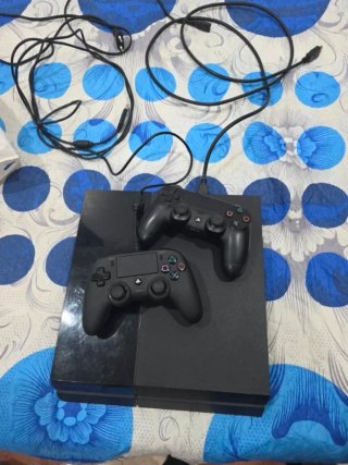 Consola PS4 Sony Negra + 2 Mandos