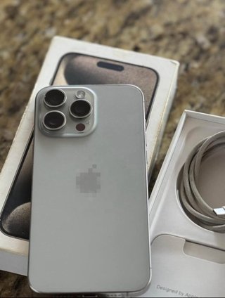iPhone 15 Pro Max Gris