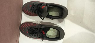 Botas de fútbol Adidas Predator Negras y Rojas