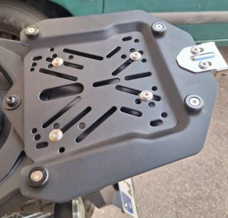 Baúl Moto Negro Universal con Anclajes