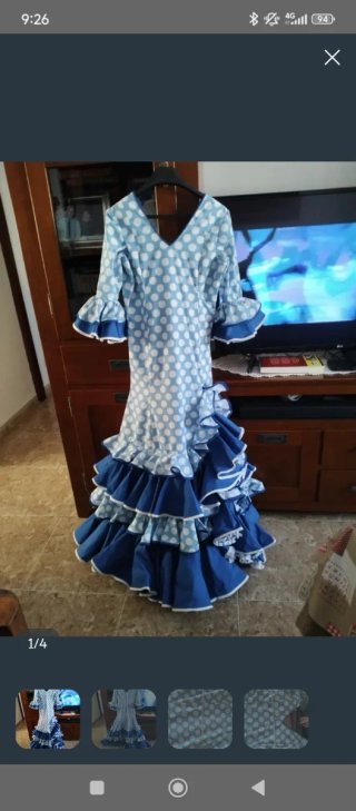Traje de flamenca azul y blanco