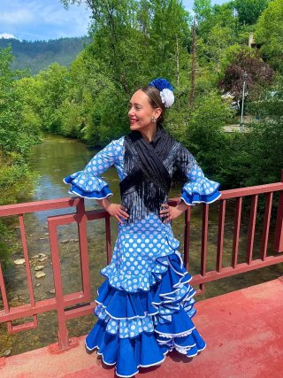 Traje de flamenca azul y blanco
