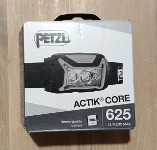 Linterna frontal Petzl Actik Core 625 Lumens nueva