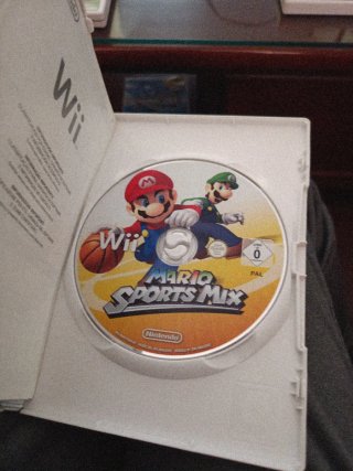 Consola Wii con 5 juegos y 2 mandos
