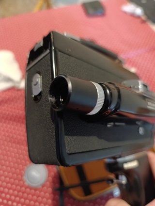 Cámara Super 8 Elmo 106 con foco de luz original.