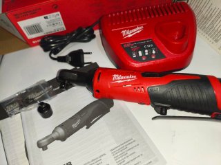 Llave Carraca Milwaukee M12 IR-201B 3/8