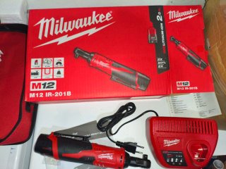 Llave Carraca Milwaukee M12 IR-201B 3/8