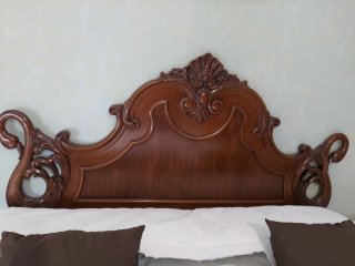 Dormitorio de madera maciza