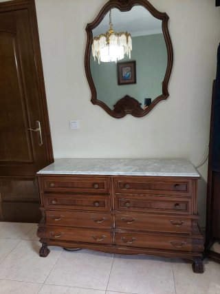 Dormitorio de madera maciza