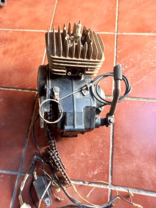 Motor suzuki dr