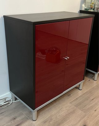 2 Aparadores IKEA Rojo y Plata