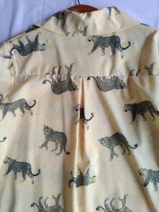 Blusa manga larga estampado leopardo