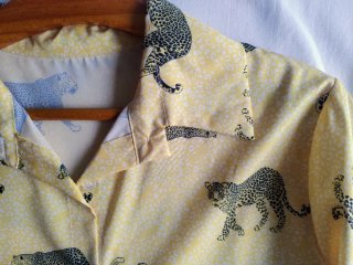 Blusa manga larga estampado leopardo