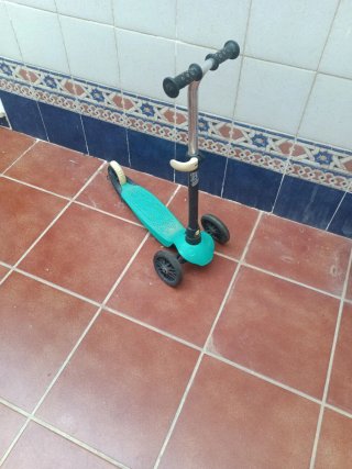 Bicicleta infantil Btwin con ruedines + patinete