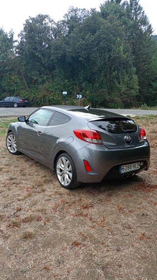 Hyundai hermoso y cuidado Veloster 2012