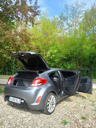 Hyundai hermoso y cuidado Veloster 2012
