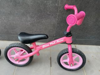 Bicicleta sin pedales rosa Chicco