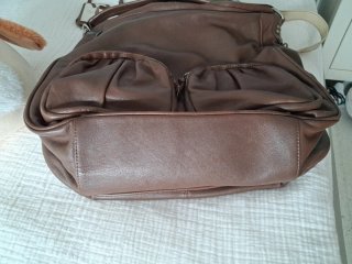 Bolso de piel marrón