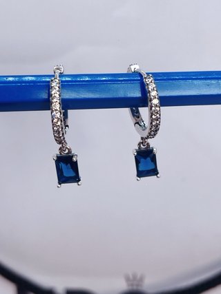 Pendientes pandora de aro rectangulo azul